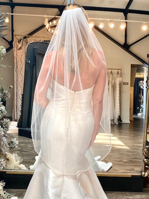 Wendy Pearl Edge Veil