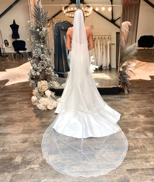 Wendy Pearl Edge Veil